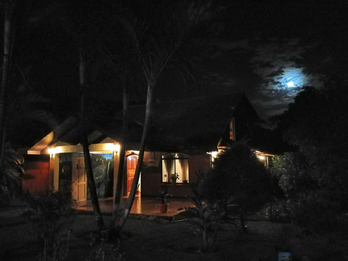 Hospedaje Amanecer Bed and Breakfast Turrialba Buitenkant foto
