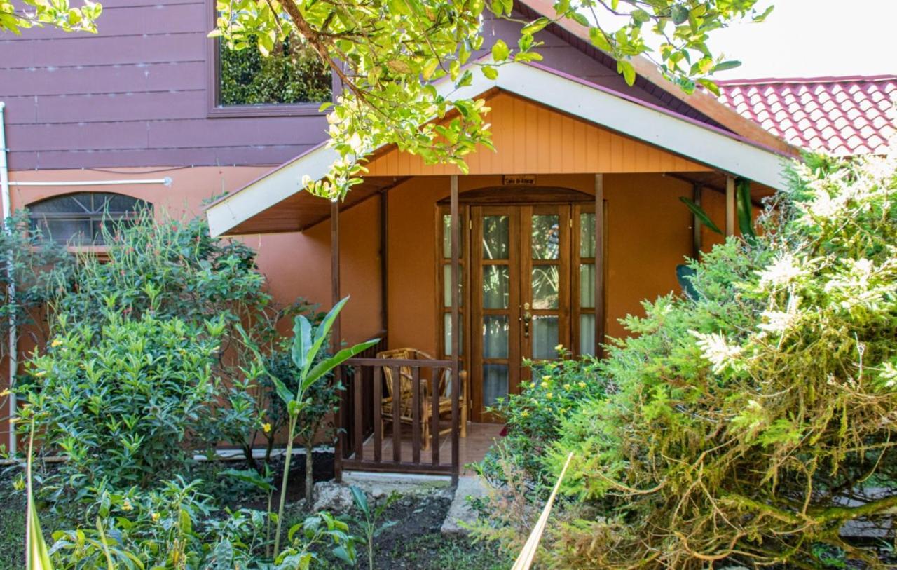Hospedaje Amanecer Bed and Breakfast Turrialba Buitenkant foto